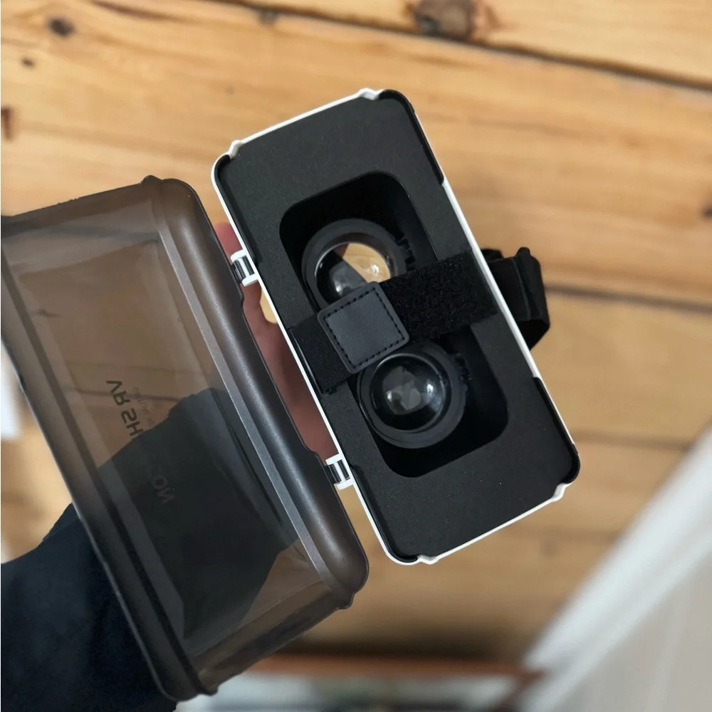 VR headset